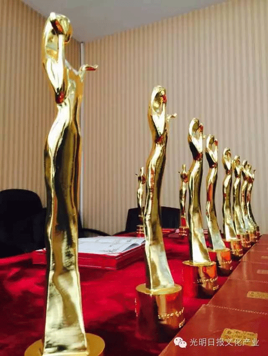 昆明新知集團董事長李勇入選2016中國文化產(chǎn)業(yè)年度人物30強 投他一票助其入圍10強