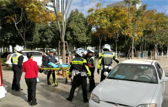 孕婦臨盆 春城騎警4分鐘送到醫(yī)院