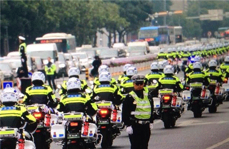 孕婦臨盆 春城騎警4分鐘送到醫(yī)院