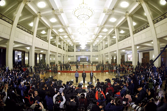 今天，在全國(guó)兩會(huì)'委員通道'上，他們這樣說……