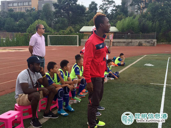 昆明市首屆青少年校園足球比賽 昆明市首屆青少年校園足球比賽