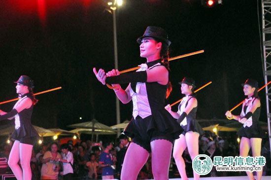 瀾滄江湄公河大學(xué)生文化創(chuàng)意集市西雙版納景洪告莊開市