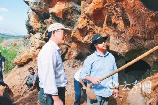 中澳專家聯(lián)合調(diào)查馬鹿洞遺址 中澳專家聯(lián)合調(diào)查馬鹿洞遺址