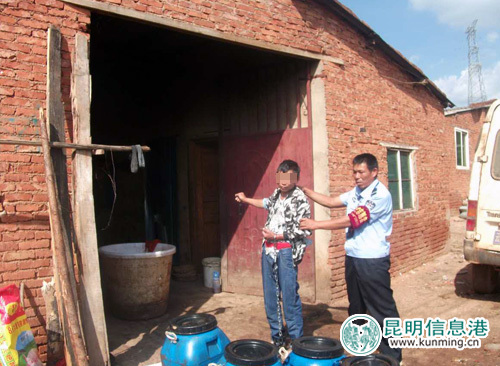 男子更名換姓養(yǎng)豬場(chǎng)打工七年 盜竊老板賣豬款被抓 男子更名換姓養(yǎng)豬場(chǎng)打工七年 盜竊老板賣豬款被抓