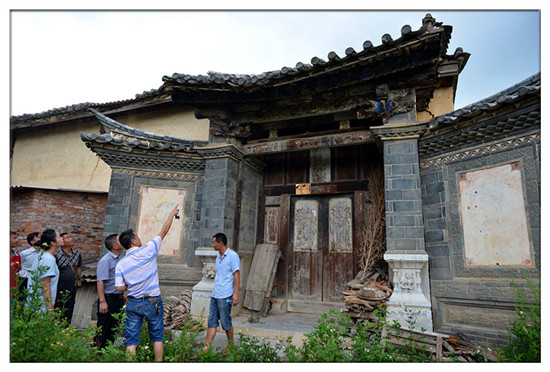 建水西莊鎮(zhèn)新房古村 黃氏宗祠“鳳在上龍?jiān)谙隆? border= 建水西莊鎮(zhèn)新房古村 黃氏宗祠“鳳在上龍?jiān)谙隆? align=