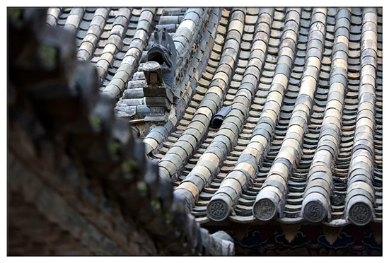 建水西莊鎮(zhèn)新房古村 黃氏宗祠“鳳在上龍?jiān)谙隆? border= 建水西莊鎮(zhèn)新房古村 黃氏宗祠“鳳在上龍?jiān)谙隆? align=