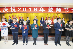 盤龍區(qū)“十二五”教育發(fā)展綜述:辦人民滿意的教育 盤龍區(qū)“十二五”教育發(fā)展綜述:辦人民滿意的教育