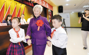 盤龍區(qū)“十二五”教育發(fā)展綜述:辦人民滿意的教育 盤龍區(qū)“十二五”教育發(fā)展綜述:辦人民滿意的教育