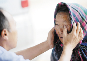 “健康大篷車”開進水源保護區(qū) 9萬村民家門口免費看病