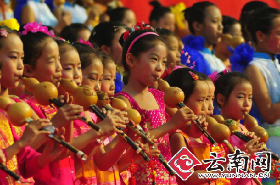 第三屆中國(guó)·德宏葫蘆絲文化旅游節(jié)國(guó)慶啟幕 26萬(wàn)獎(jiǎng)金等你贏