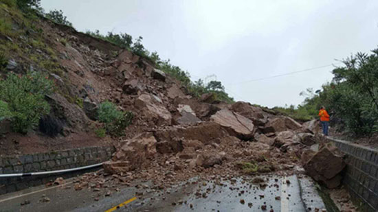 連續(xù)強降雨致楚雄多條道路中斷 最大堰塞湖面積約7000畝 連續(xù)強降雨致楚雄多條道路中斷 最大堰塞湖面積約7000畝