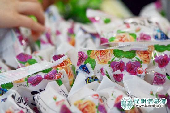 159位旅客初次體驗(yàn)昆航特色航線 萬米高空感受別樣旅程