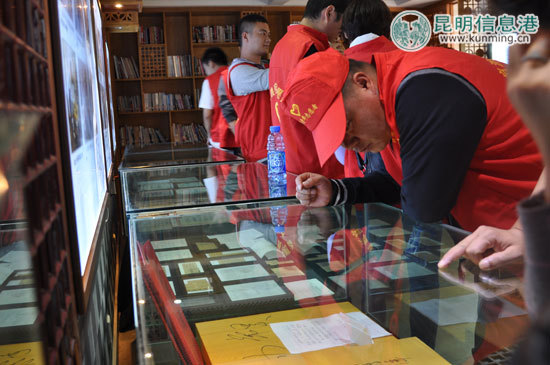 饒有興致地品味這豐盛的傳統(tǒng)文化大餐。