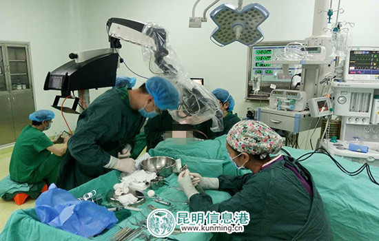 昆醫(yī)附一院呈貢醫(yī)院成功完成西南地區(qū)首例骨橋植入手術