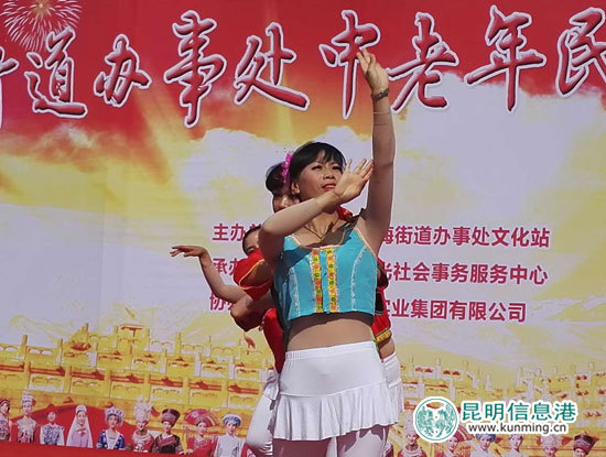 “敬老月”中老年民族舞擂臺賽開賽 齊欣藝術(shù)團(tuán)摘冠 “敬老月”中老年民族舞擂臺賽開賽 齊欣藝術(shù)團(tuán)摘冠