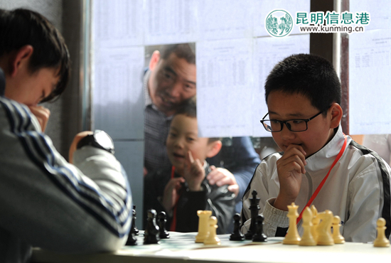 全市中小學(xué)生棋類比賽今日舉行 圍棋賽11月12日落子 全市中小學(xué)生棋類比賽今日舉行 圍棋賽11月12日落子