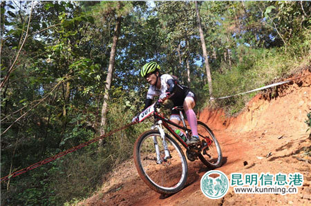 “春城體育節(jié)”300名騎手郊野公園決高下