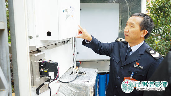 昆明多小區(qū)安裝便捷直飲水 尚無行業(yè)標準及法律約束 昆明多小區(qū)安裝便捷直飲水 尚無行業(yè)標準及法律約束