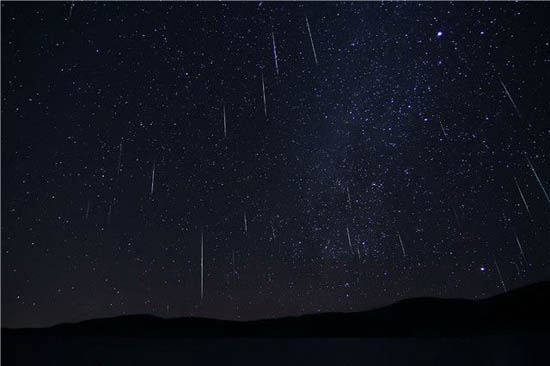 元旦期間云南迎來兩個天文現(xiàn)象 見證流星雨許下新年愿望 元旦期間云南迎來兩個天文現(xiàn)象 見證流星雨許下新年愿望