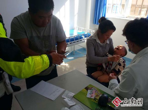 幼童,春城騎警,護(hù)送 幼童,春城騎警,護(hù)送