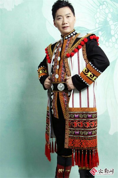 云南籍彝族歌唱家陶建阿成公益演唱獻(xiàn)彩云南 云南籍彝族歌唱家陶建阿成公益演唱獻(xiàn)彩云南