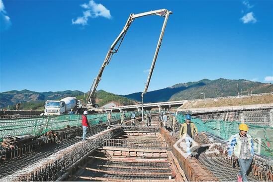 云南推動(dòng)經(jīng)濟(jì)持續(xù)健康發(fā)展 努力實(shí)現(xiàn)2017開門紅 云南推動(dòng)經(jīng)濟(jì)持續(xù)健康發(fā)展 努力實(shí)現(xiàn)2017開門紅