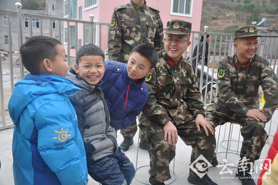 云南永善消防官兵助52名福利院兒童圓夢(mèng)新年愿望