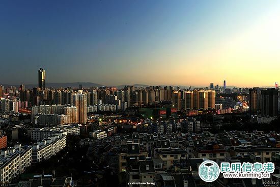 “藍(lán)天白云”持續(xù)霸屏 昆明人可能過了一個(gè)假冬天