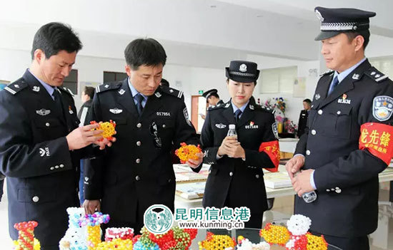 “拒絕冷漠 融化孤獨(dú)”盤龍警方到昆明市兒童福利院進(jìn)行慰問 “拒絕冷漠 融化孤獨(dú)”盤龍警方到昆明市兒童福利院進(jìn)行慰問