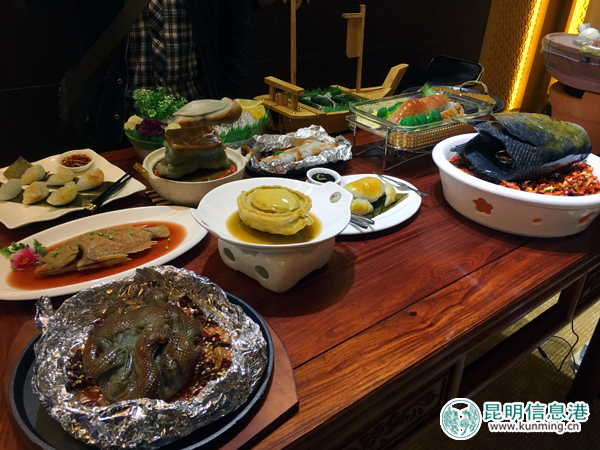 滿漢全席,紫云青鳥,翡翠