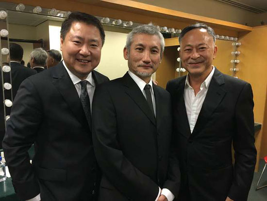 著名導(dǎo)演徐克(中) 著名導(dǎo)演徐克(中)