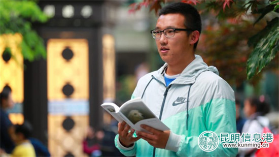 國資教育攜手央視《朗讀者》朗讀亭舉辦4·23七城直播昆明站活動 國資教育攜手央視《朗讀者》朗讀亭舉辦4·23七城直播昆明站活動