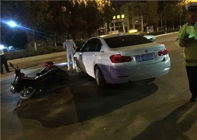 穿金路1小時連發(fā)2起“鬼探頭”式撞車 穿金路1小時連發(fā)2起“鬼探頭”式撞車