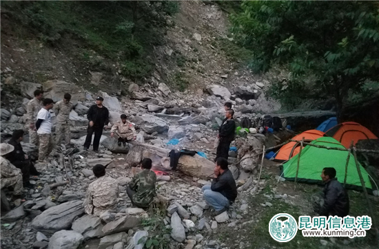 南澗“驢友”團(tuán)意圖翻越無(wú)量山 景東森林公安及時(shí)勸阻 南澗“驢友”團(tuán)意圖翻越無(wú)量山 景東森林公安及時(shí)勸阻