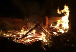 男子縱火燒了自家房屋