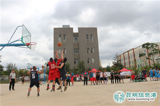 嵩待高速公路路政管理大隊(duì)參加嵩明縣第五屆青年三人制籃球賽 嵩待高速公路路政管理大隊(duì)參加嵩明縣第五屆青年三人制籃球賽