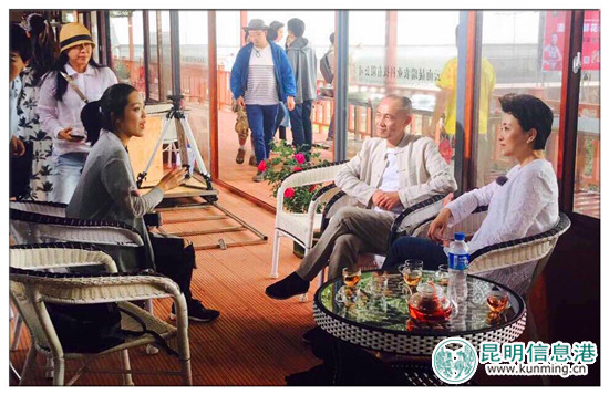 走進(jìn)玫瑰花田 2017楊瀾·匠心之旅開(kāi)啟“潘祥記尋香行動(dòng)”