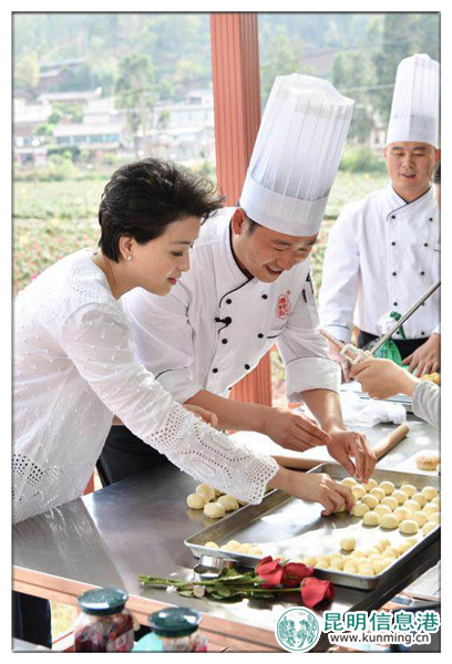 走進(jìn)玫瑰花田 2017楊瀾·匠心之旅開(kāi)啟“潘祥記尋香行動(dòng)”