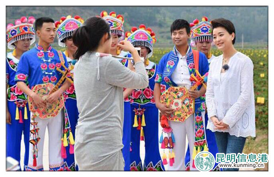 走進(jìn)玫瑰花田 2017楊瀾·匠心之旅開(kāi)啟“潘祥記尋香行動(dòng)”