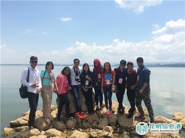 50余名攝影愛好者遍覽大美晉寧 拍攝古滇名城之美