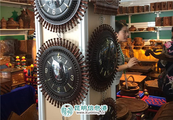商洽會(huì)上的新奇手工藝品 透著匠心雕飾的文化