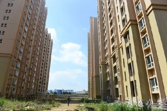 別樣幸福城爛尾樓