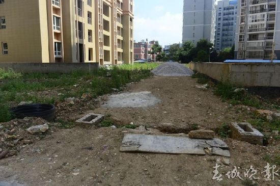 別樣幸福城爛尾樓