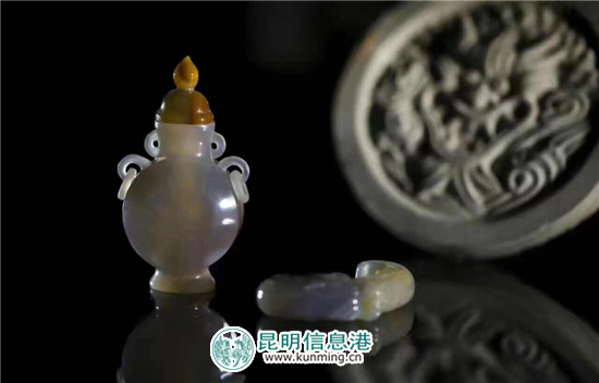 硯山瑪瑙驚艷昆明石博會(huì) 玩家和收藏者熱捧