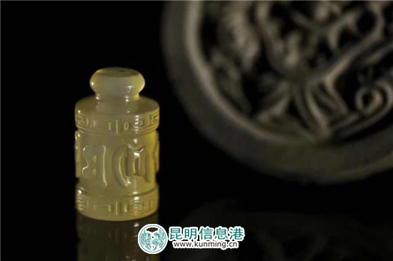 硯山瑪瑙驚艷昆明石博會(huì) 玩家和收藏者熱捧