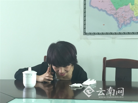 “摔斷30萬玉鐲”女游客沒工作領(lǐng)低保 后悔一個人跑出來 “摔斷30萬玉鐲”女游客沒工作領(lǐng)低保 后悔一個人跑出來