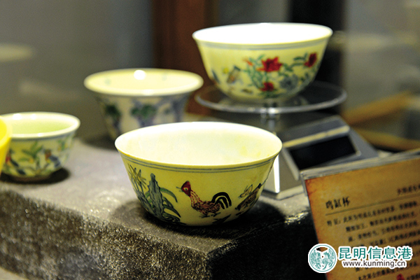 昆明石博會珍寶探秘 展出的雞缸杯并非拍出2.3億那只 昆明石博會珍寶探秘 展出的雞缸杯并非拍出2.3億那只