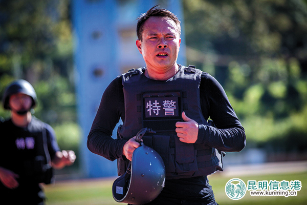 鄒路遙:《湄公河行動》雷霆干警原型 鄒路遙:《湄公河行動》雷霆干警原型