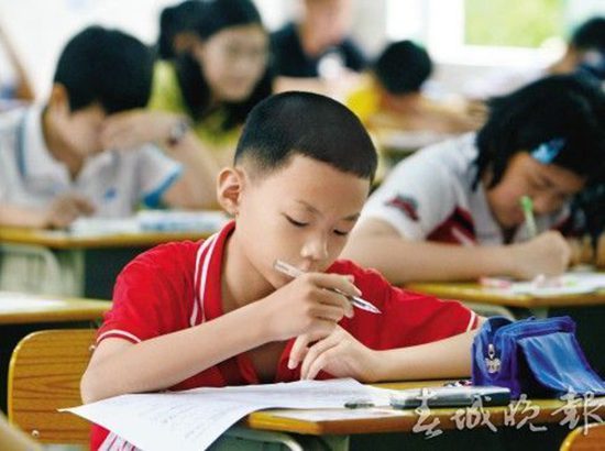 昆明有學(xué)校嘗試APP解析期末試卷 家長擔(dān)憂信息泄露