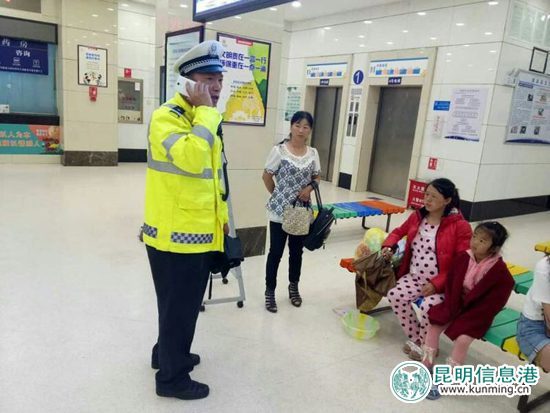 昨夜強(qiáng)降雨 昆明警方聞警而動(dòng)防汛減災(zāi) 昨夜強(qiáng)降雨 昆明警方聞警而動(dòng)防汛減災(zāi)